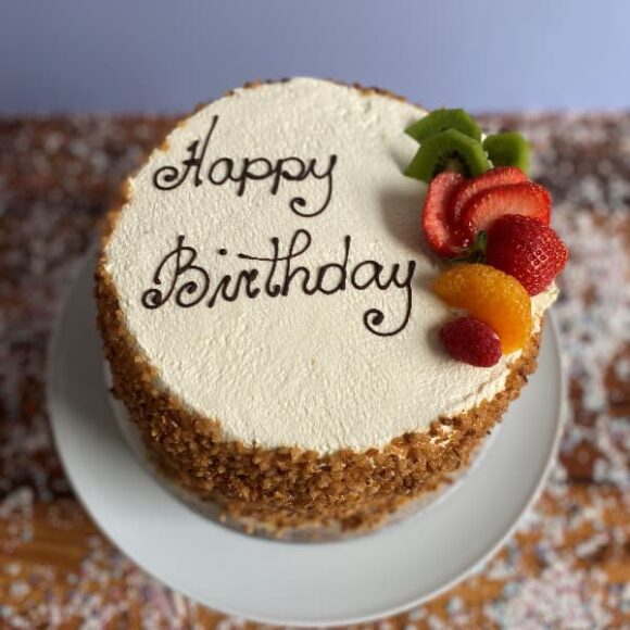 Fresh cream and Fruit Birthday Cake with Hazelnut crunch