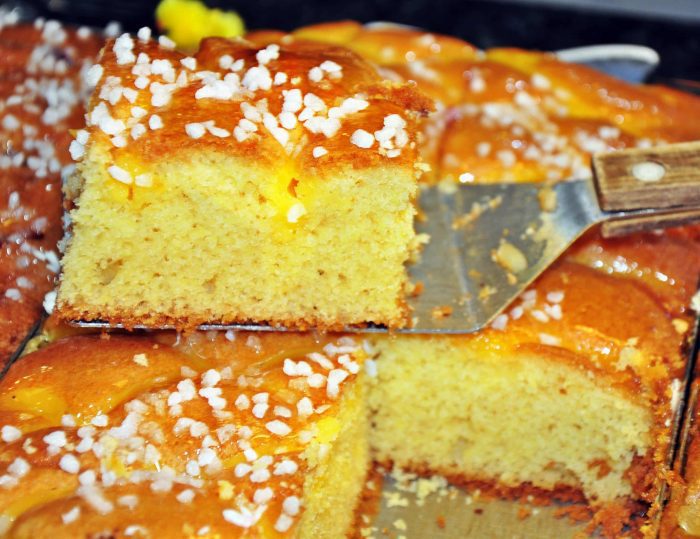 Lemon Slice with lemon curd and nibbed sugar